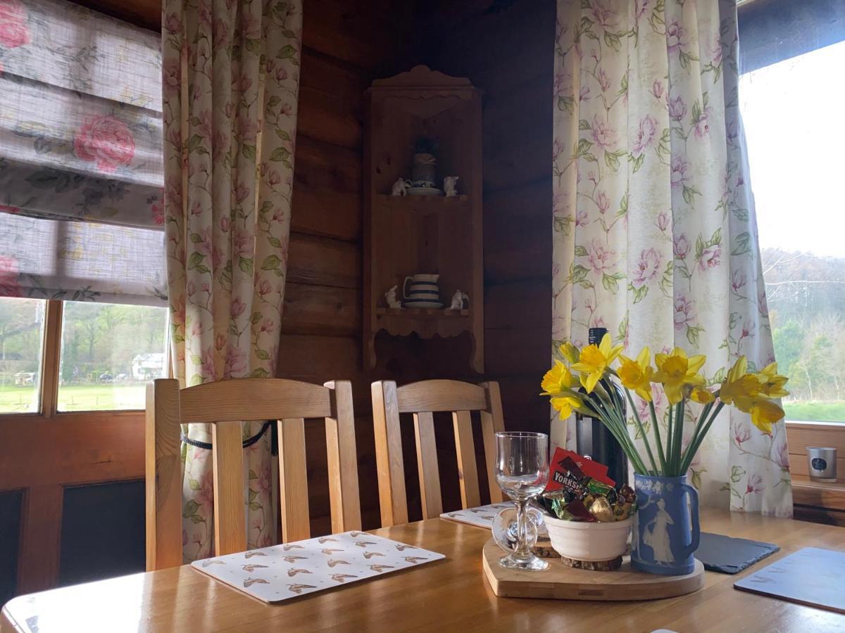 Log Home Village Ulverston Εξωτερικό φωτογραφία